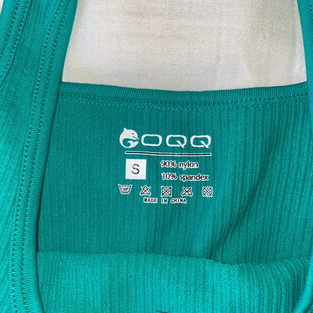 Green Ribbed Tank Top - Picture 3 of 3